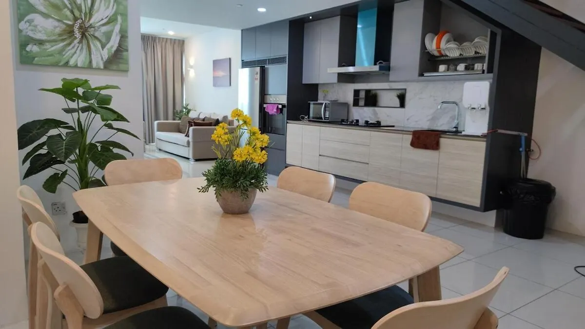 Cozy Seaview Duplex Apartment At Sunrise Gurney George Town