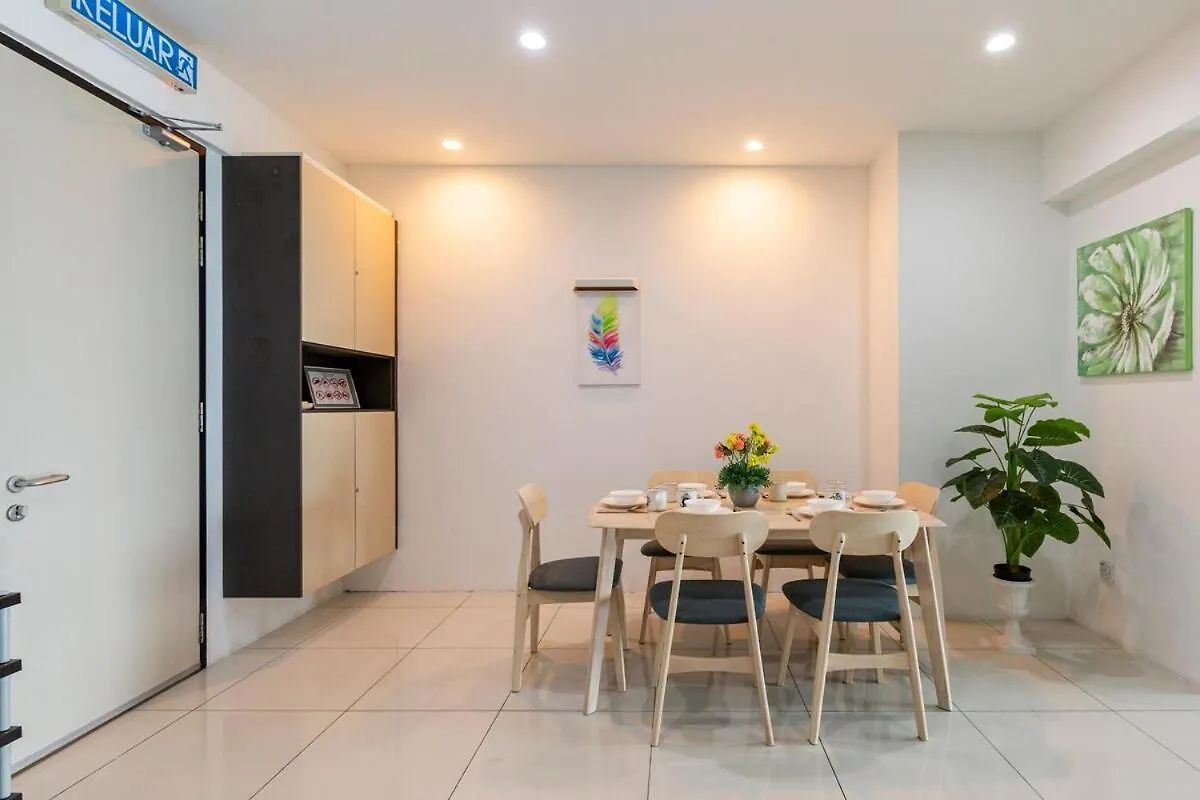 Cozy Seaview Duplex Apartment At Sunrise Gurney George Town