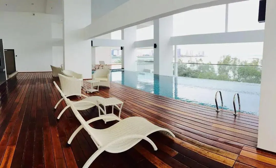Cozy Seaview Duplex Apartment At Sunrise Gurney George Town